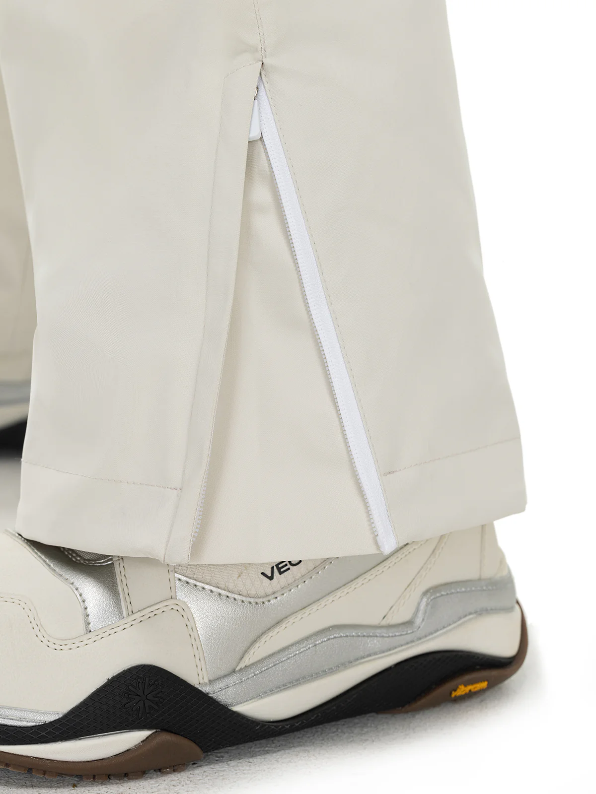Women's Voyager 2L Knee-Padded Pants - Image 11